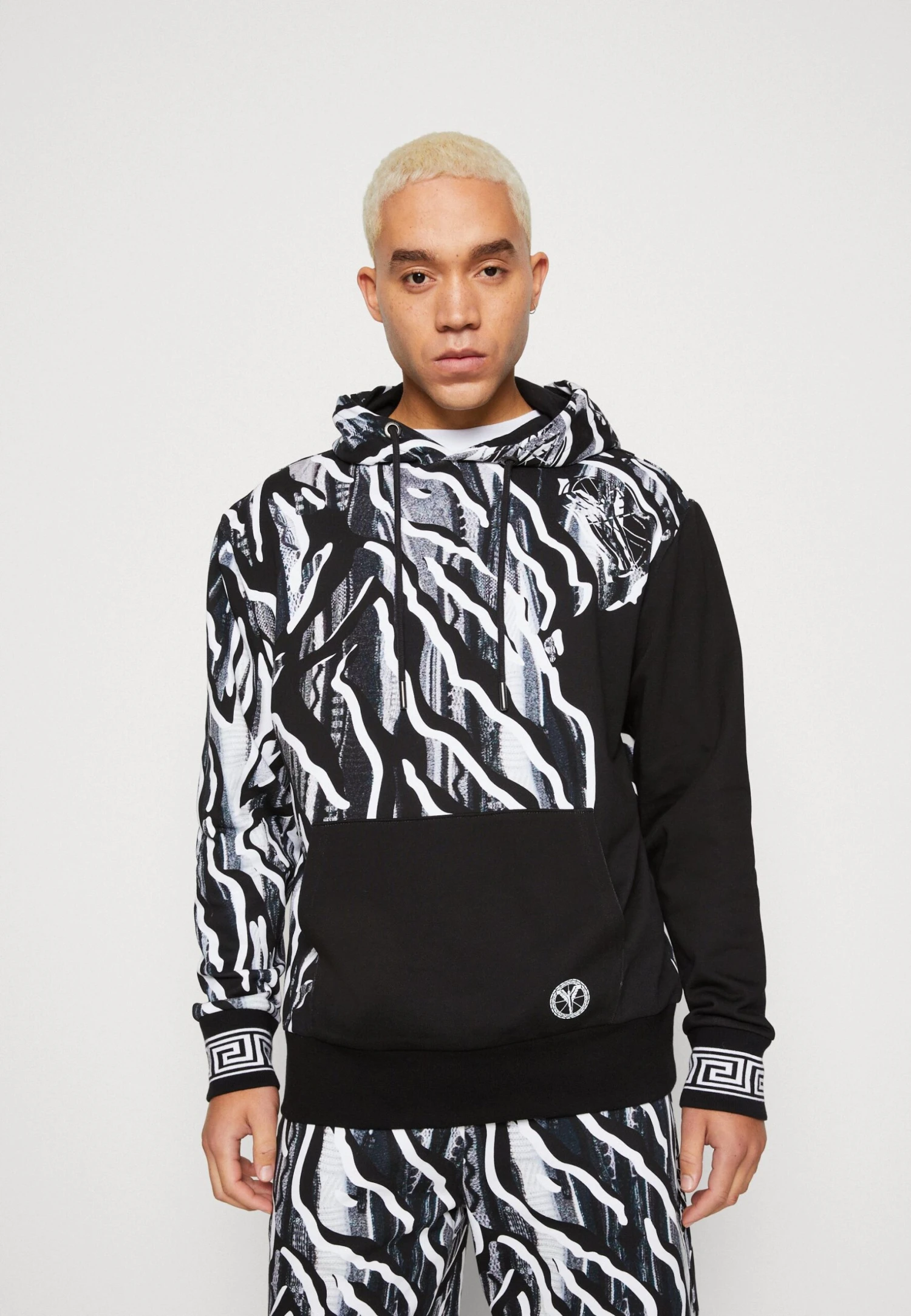 CARLO COLUCCI Unisex - Jersey Con Capucha - Black/White/Grey 3 CARLO COLUCCI Unisex - Jersey Con Capucha - Black/White/Grey