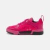 MOSCHINO Zapatillas - Fuxia 2 MOSCHINO Zapatillas - Fuxia -Tienda De Moda Femenina 96195fc81d7540ae844604ca5045d3a1