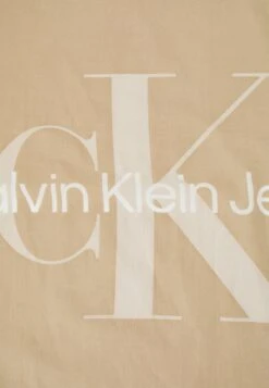 Calvin Klein Jeans Bandana - Pañuelo - Travertine 7 Calvin Klein Jeans Bandana - Pañuelo - Travertine -Tienda De Moda Femenina 9709952803794278bb4fc4de85cf772c