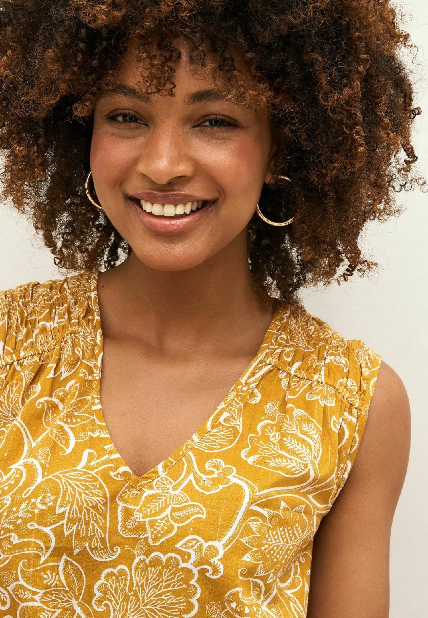 Next V-Neck Sparkle Petite - Blusa - Ochre Yellow Floral 5 Next V-Neck Sparkle Petite - Blusa - Ochre Yellow Floral - Imagen 3