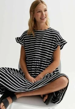 New Look Vestido Ligero - Black Pattern -Tienda De Moda Femenina 9d1547fa56994a61bf52b07ce6a5c76f