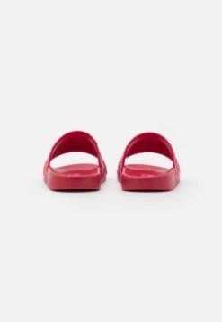 Chanclas De Baño - Cranberry 12 Chanclas De Baño - Cranberry -Tienda De Moda Femenina 9ec34d9474ce4f1b9f328ebd81e55ce8