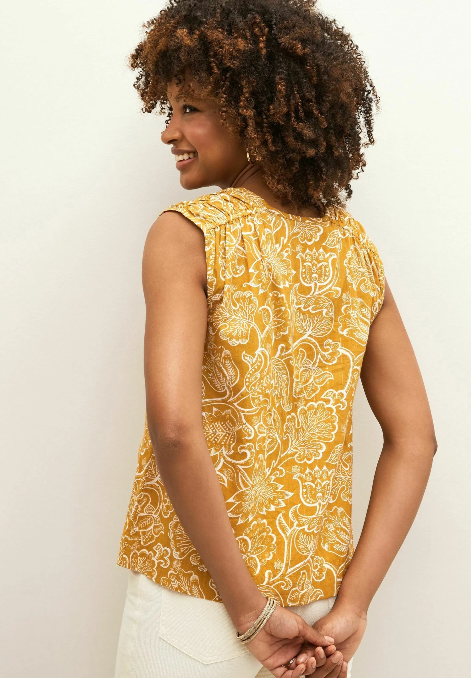 Next V-Neck Sparkle Petite - Blusa - Ochre Yellow Floral 4 Next V-Neck Sparkle Petite - Blusa - Ochre Yellow Floral - Imagen 2