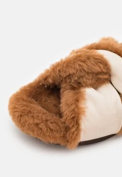 By Malene Birger Moria - Pantuflas - Wood 15 By Malene Birger Moria - Pantuflas - Wood -Tienda De Moda Femenina a854e4549c834c74b0f62d31c0bc4ec9