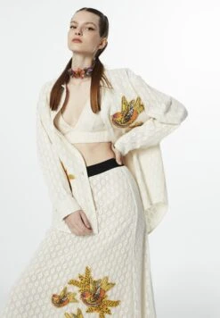 Twist Embroidered With Patch - Falda Acampanada - Ecru -Tienda De Moda Femenina acc268b98529497fbf7bac5ff3b733d1