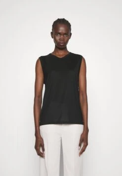 Filippa K V-Neck Tank- Top - Black 12 Filippa K V-Neck Tank- Top - Black -Tienda De Moda Femenina ae2424aa45c54479bc1bcc99f79fed3f