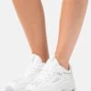 Fila 2000 Stunner- Zapatillas - White 1 Fila 2000 Stunner- Zapatillas - White -Tienda De Moda Femenina b1265680775b483a811f22463923303d