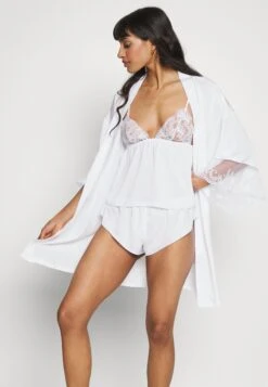 BLUEBELLA Marseille Luxury Kimono - Albornoz - White -Tienda De Moda Femenina b24009466c0c41a6a6436fadb9502b7d