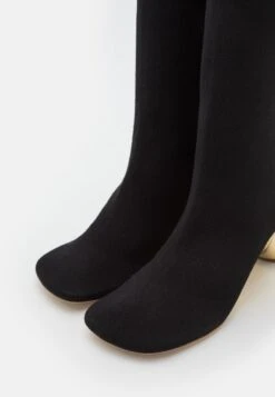 A.W.A.K.E. Mode Lorahigh Knit Boot - Botas Mosqueteras - Black/Silver/Gold 11 A.W.A.K.E. Mode Lorahigh Knit Boot - Botas Mosqueteras - Black/Silver/Gold -Tienda De Moda Femenina b8710d4fcdc54ab592d20e9fc6bead42