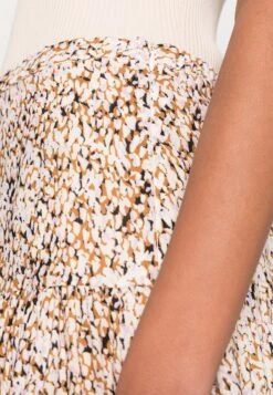 Second Female Lotus Skirt - Minifalda - Golden Brown 11 Second Female Lotus Skirt - Minifalda - Golden Brown -Tienda De Moda Femenina be624617076245cdbc73e00d156cc219