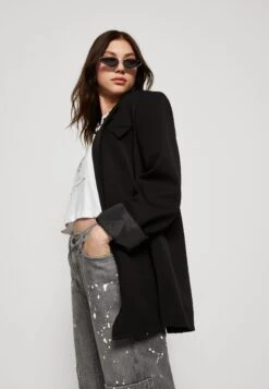 ONLY Onljosha Extra Oversize Blazer- Abrigo Corto - Black 11 ONLY Onljosha Extra Oversize Blazer- Abrigo Corto - Black -Tienda De Moda Femenina c3ee6716f10f4d4d8617b703810a1ddd