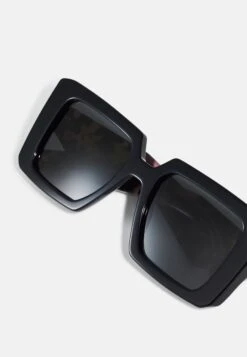 Prada Gafas De Sol - Black 11 Prada Gafas De Sol - Black -Tienda De Moda Femenina cb0bc6d11a5d4a87afb075891717673e