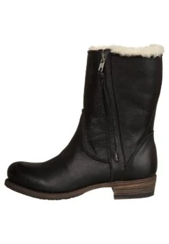 Blackstone Botas Camperas - Black -Tienda De Moda Femenina cea85932ff9c48ce85bfb6118da85706