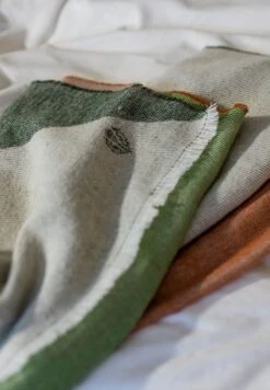 FRAAS Living Accessoire Color Blocking - Made In Germany - Otros Accesorios - Olive -Tienda De Moda Femenina cef5ac6a37a348cc8cd1a9c920d08343