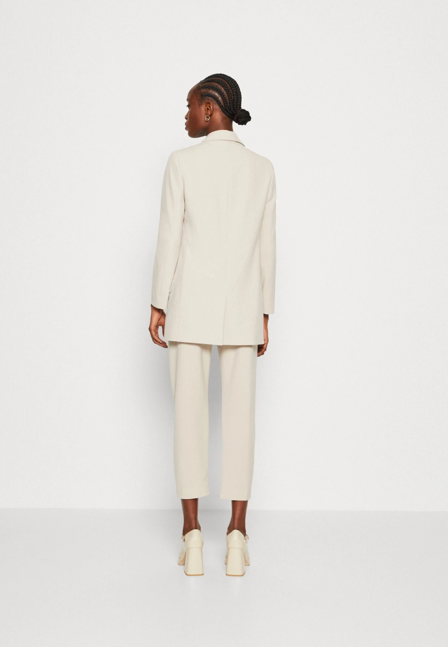 AllSaints Aleida Tri - Blazer - Pale Taupe 5 AllSaints Aleida Tri - Blazer - Pale Taupe - Imagen 3