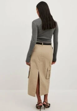 NA-KD Mit Taschendetail - Falda Larga - Khaki Beige 8 NA-KD Mit Taschendetail - Falda Larga - Khaki Beige -Tienda De Moda Femenina dbcee3d32a5e42f9aa78adb4897d94fe