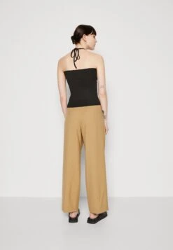 Sofie Schnoor Top - Black 10 Sofie Schnoor Top - Black -Tienda De Moda Femenina e1190df19c5b45a6ade2d340ba8f7733