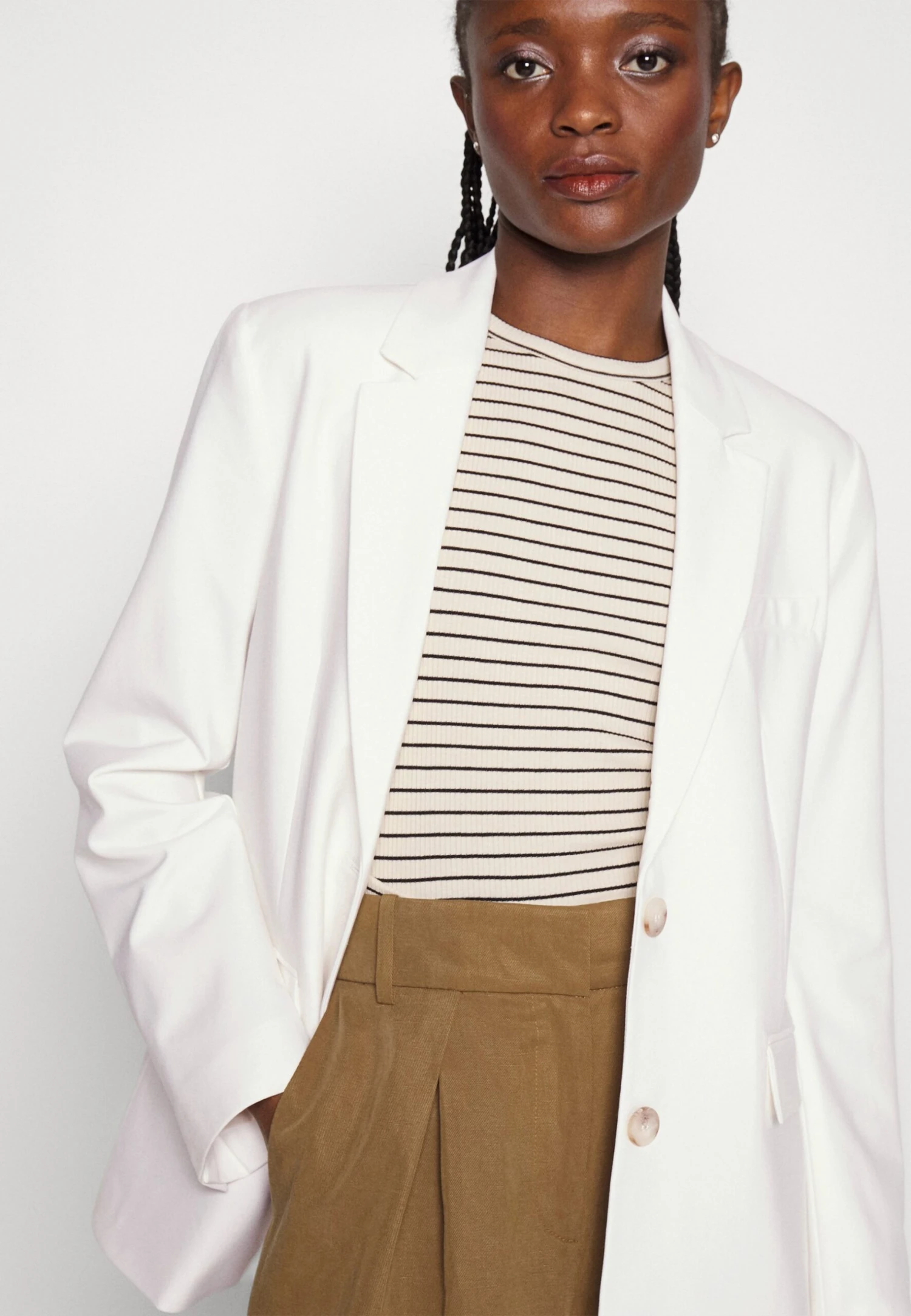 Selected Femme Slfeliana - Blazer - Snow White 6 Selected Femme Slfeliana - Blazer - Snow White - Imagen 4