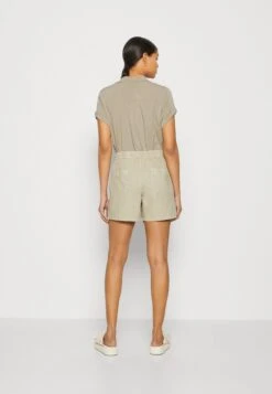 ESPRIT Shorts - Dusty Green -Tienda De Moda Femenina e4233931d0394a789bb7cc6081aaf3b0