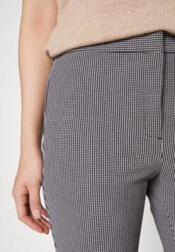 THEORY Slim Kick - Pantalones - Black 13 THEORY Slim Kick - Pantalones - Black -Tienda De Moda Femenina ee17b15106b74a08a698275072579965