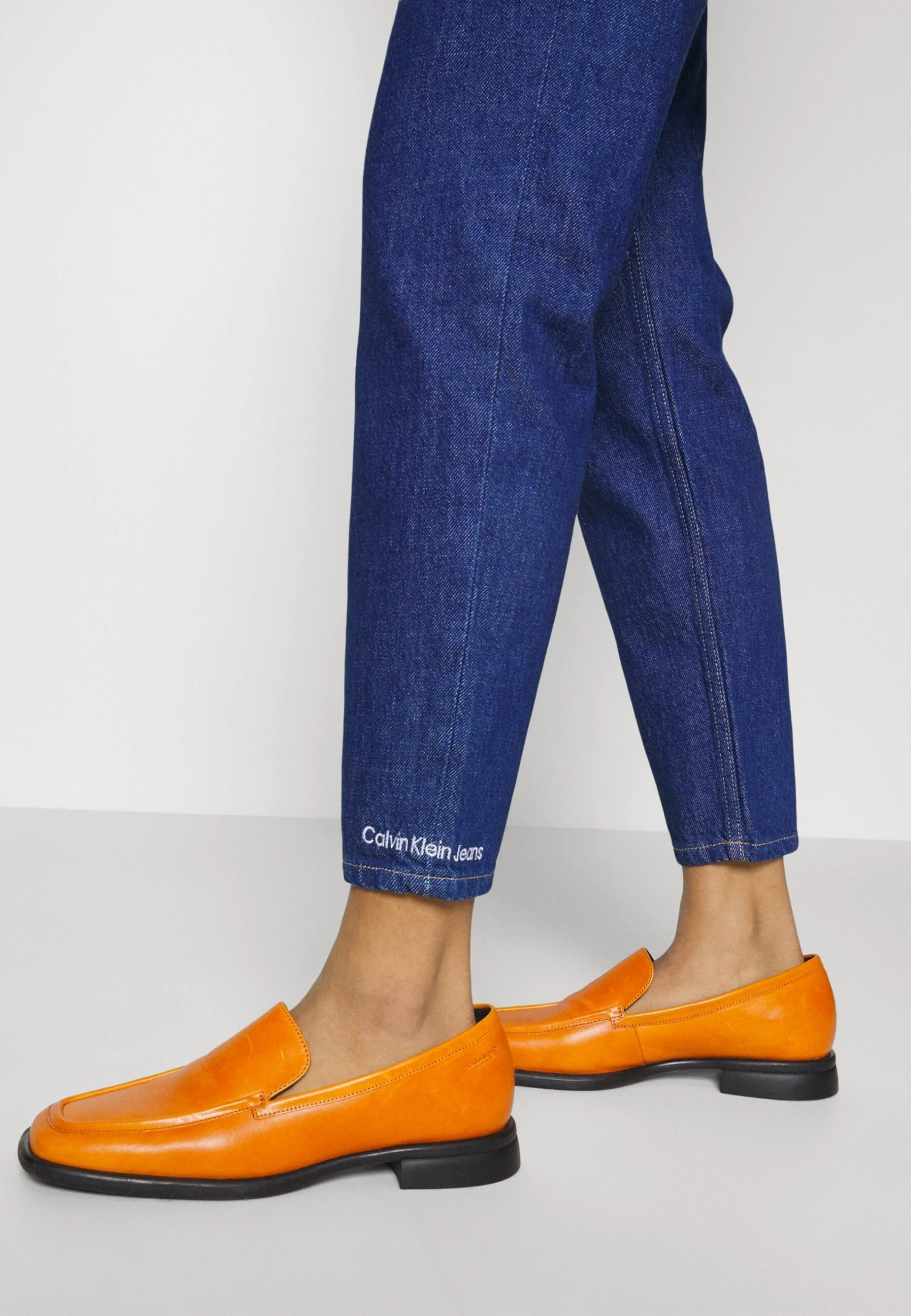 Calvin Klein Jeans Mom - Vaqueros Boyfriend - Denim Medium 7 Calvin Klein Jeans Mom - Vaqueros Boyfriend - Denim Medium - Imagen 5