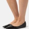 Square Toe Ballet - Bailarinas - Black