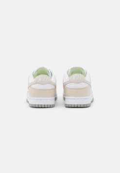 Nike Sportswear Dunk Next Nature - Zapatillas - White/Light Orewood Brown 9 Nike Sportswear Dunk Next Nature - Zapatillas - White/Light Orewood Brown -Tienda De Moda Femenina f5760ec8d0da4c32a48fbb92bd4d7cb3