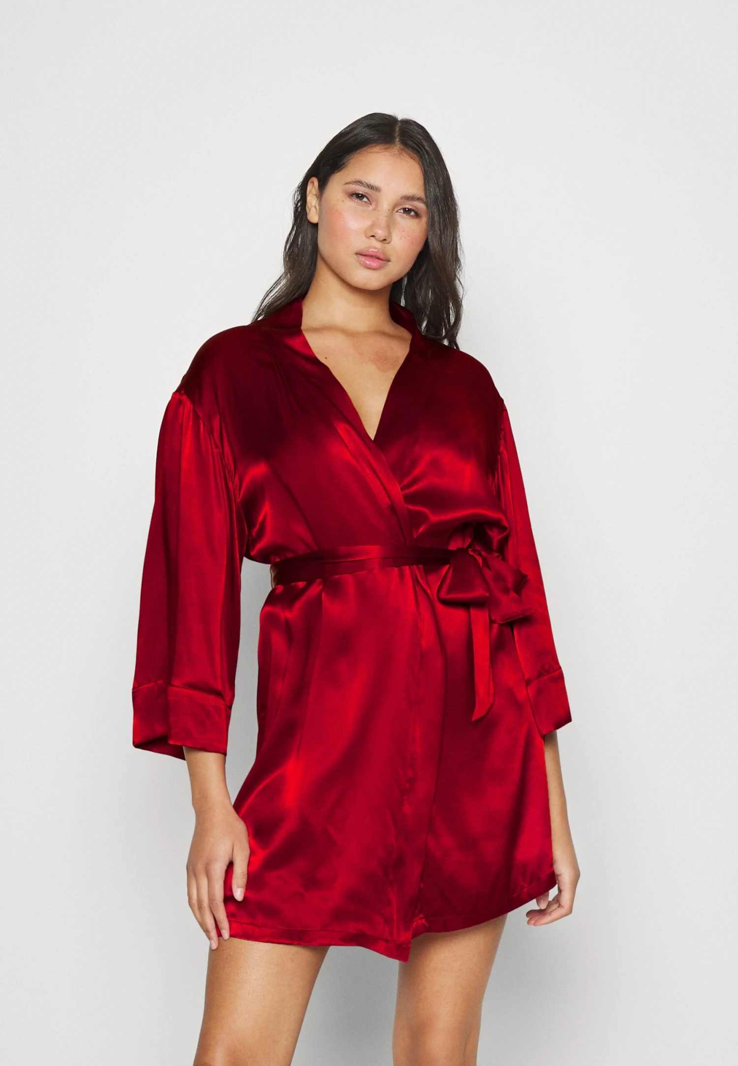 ETAM Pearly- Albornoz - Red 4 ETAM Pearly- Albornoz - Red - Imagen 2