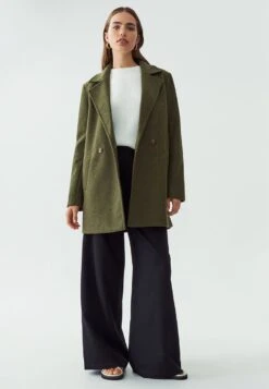 Calli Ashleigh- Abrigo Corto - Khaki